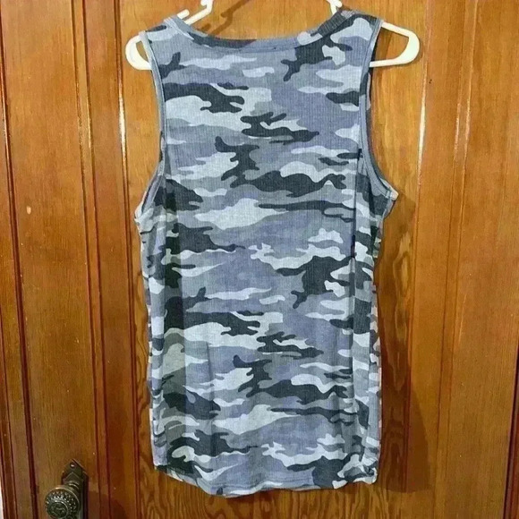 C brand camo tank top size medium. - Picture 3 of 4